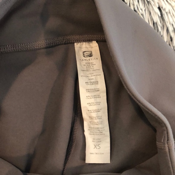 Fabletics gray high waisted leggings (XS) - Picture 3 of 4